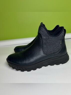 ECCO Exostrike Gore-Tex Waterproof Boots Women’s Size 10 Black Leather Hikin